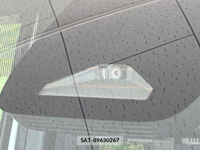 Toyota VOXY 2023-06 8782540-5