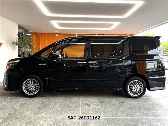 Toyota VOXY 2019-11 8782566-10