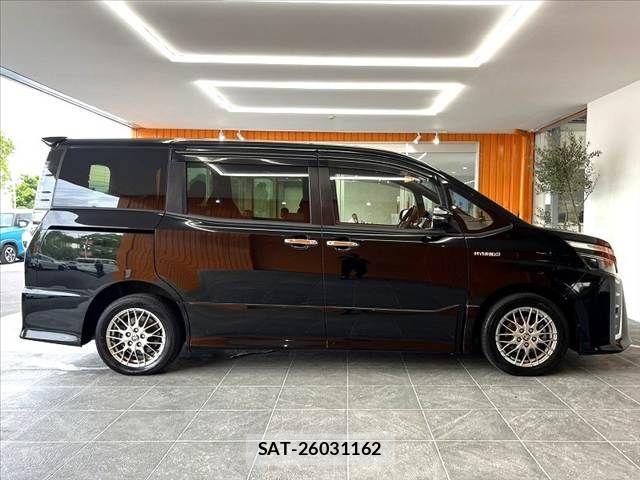 Toyota VOXY 2019-11 8782566-11