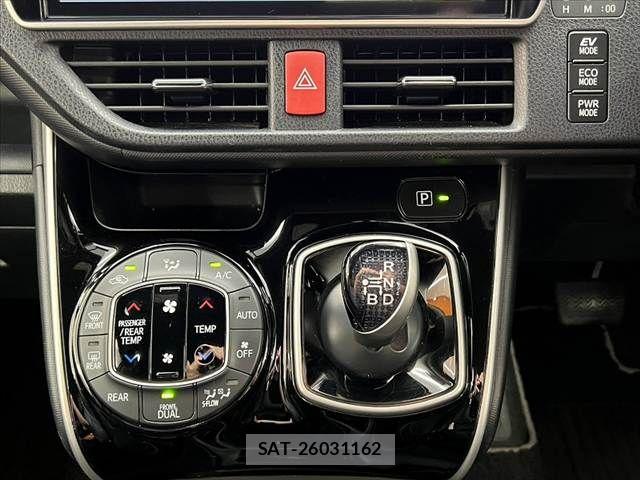 Toyota VOXY 2019-11 8782566-24