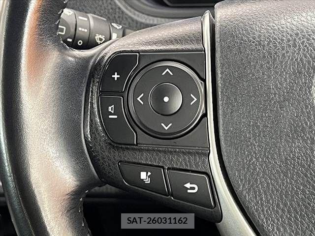 Toyota VOXY 2019-11 8782566-26