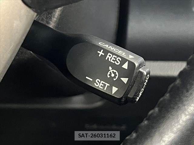 Toyota VOXY 2019-11 8782566-4