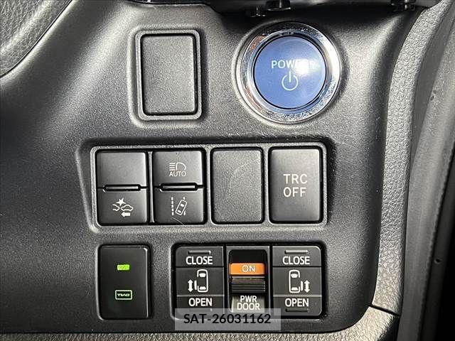 Toyota VOXY 2019-11 8782566-5