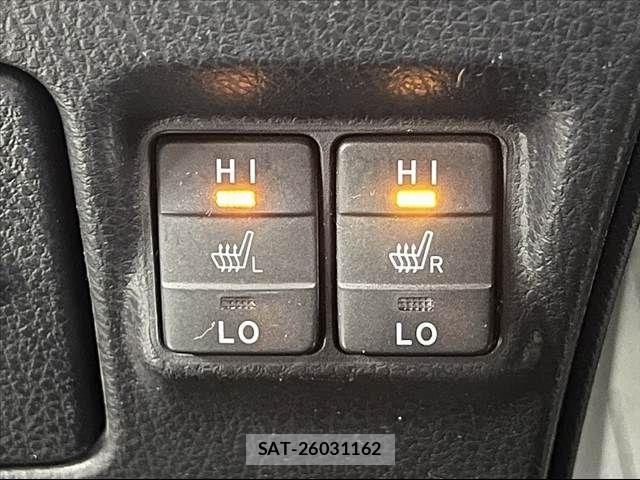 Toyota VOXY 2019-11 8782566-6