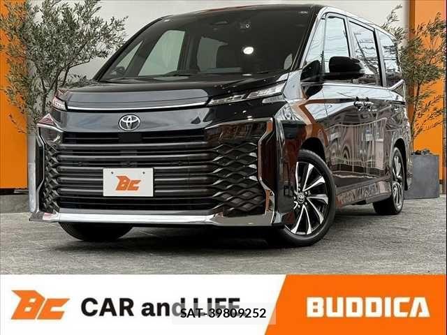 Toyota VOXY 2024-04 8782546-0