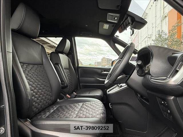 Toyota VOXY 2024-04 8782546-15