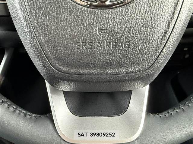 Toyota VOXY 2024-04 8782546-29