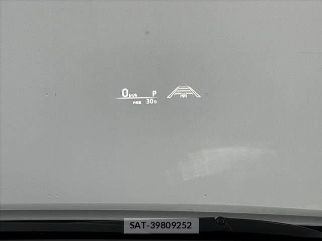 Toyota VOXY 2024-04 8782546-5