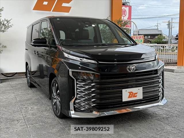 Toyota VOXY 2024-04 8782546-7