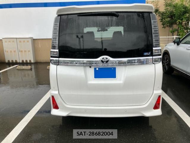 Toyota VOXY 2020-12 8782553-3
