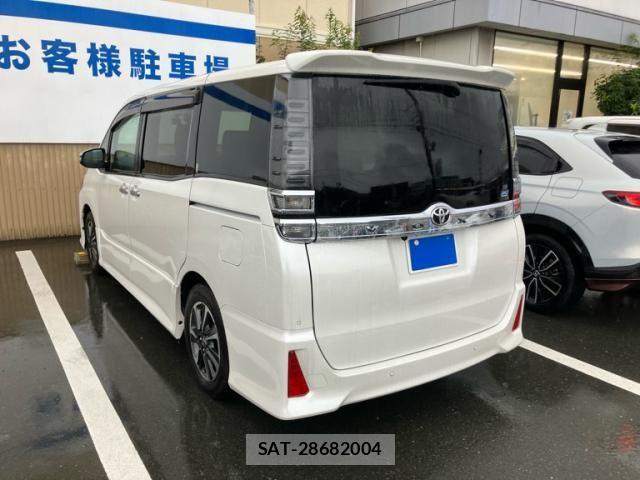 Toyota VOXY 2020-12 8782553-4