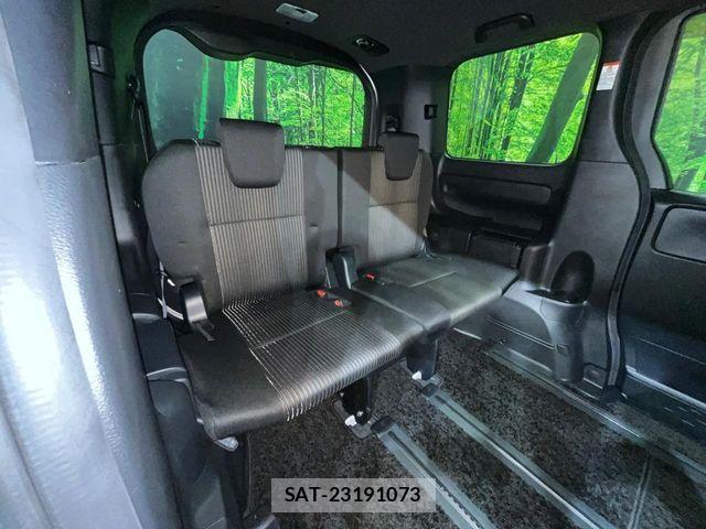 Toyota VOXY 2020-02 8782555-10