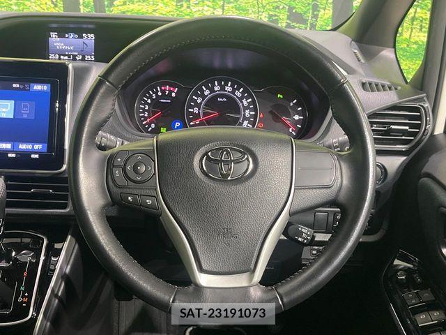 Toyota VOXY 2020-02 8782555-12