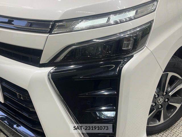 Toyota VOXY 2020-02 8782555-13