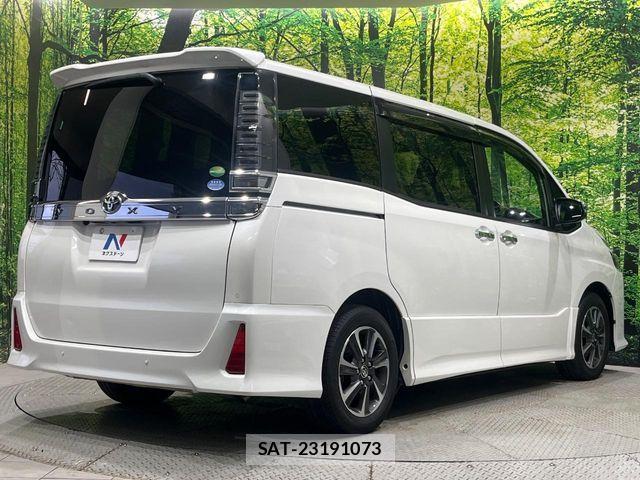 Toyota VOXY 2020-02 8782555-18
