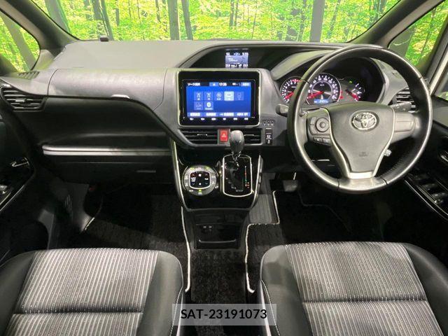 Toyota VOXY 2020-02 8782555-1