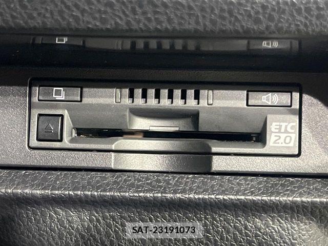 Toyota VOXY 2020-02 8782555-6
