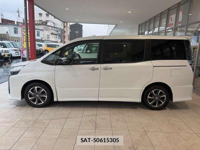 Toyota VOXY 2022-01 8782560-9