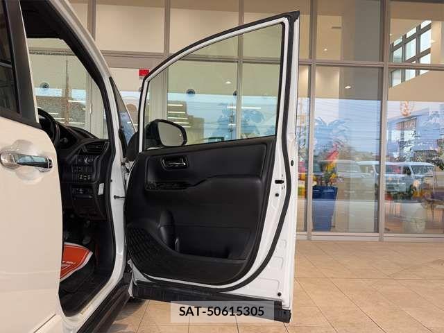 Toyota VOXY 2022-01 8782560-18