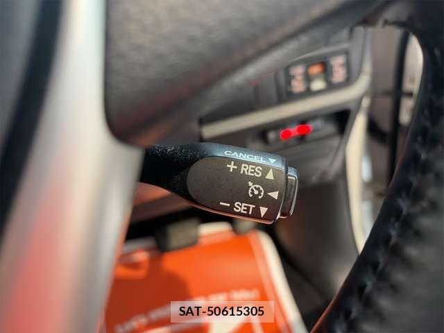 Toyota VOXY 2022-01 8782560-5