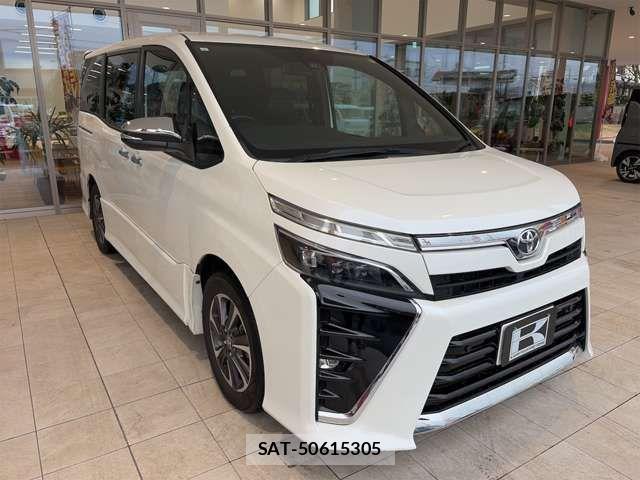 Toyota VOXY 2022-01 8782560-8