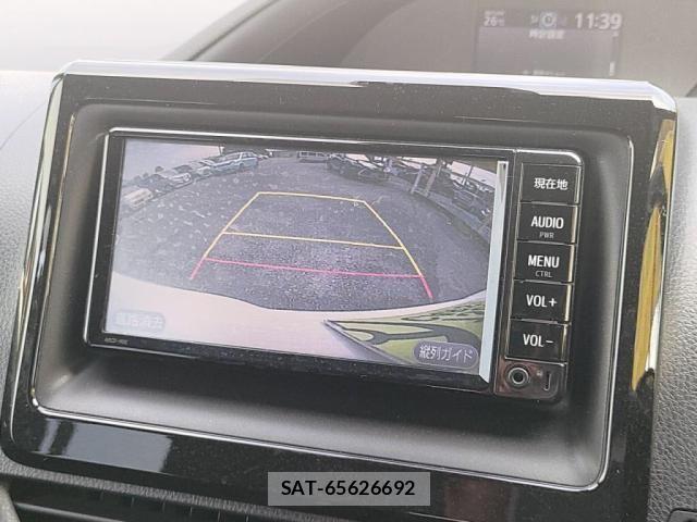 Toyota VOXY 2017-05 8782570-17