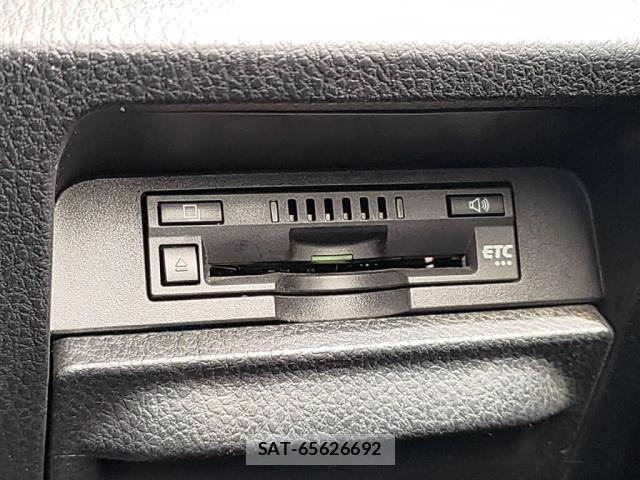 Toyota VOXY 2017-05 8782570-18