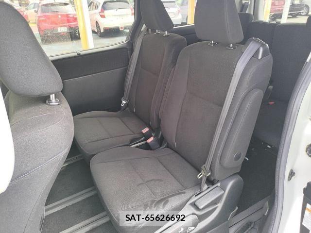 Toyota VOXY 2017-05 8782570-22