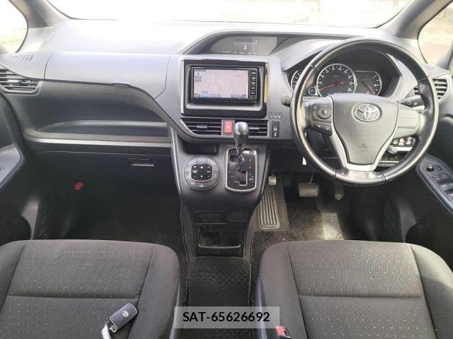 Toyota VOXY 2017-05 8782570-2