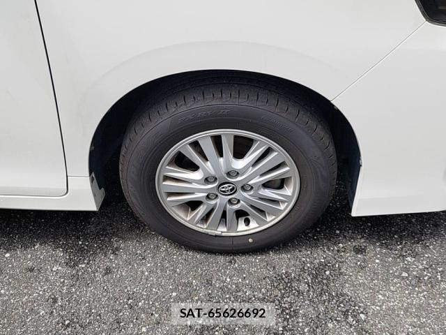 Toyota VOXY 2017-05 8782570-29