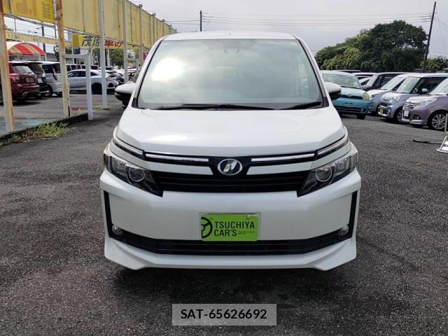 Toyota VOXY 2017-05 8782570-8