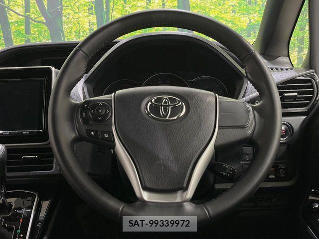 Toyota VOXY 2017-11 8782574-11