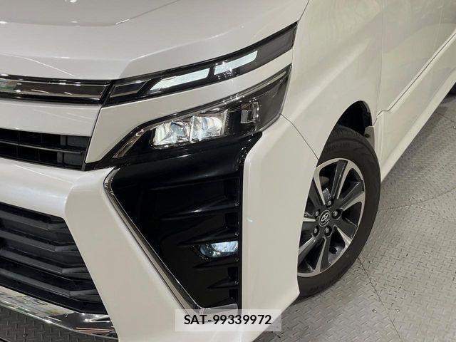 Toyota VOXY 2017-11 8782574-12