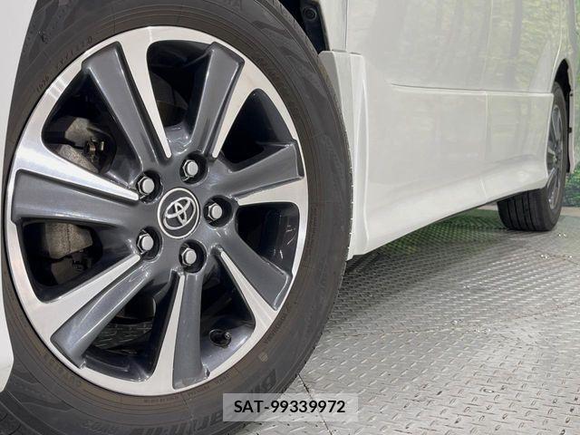 Toyota VOXY 2017-11 8782574-13