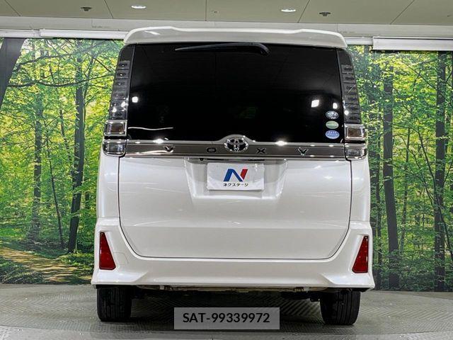 Toyota VOXY 2017-11 8782574-15