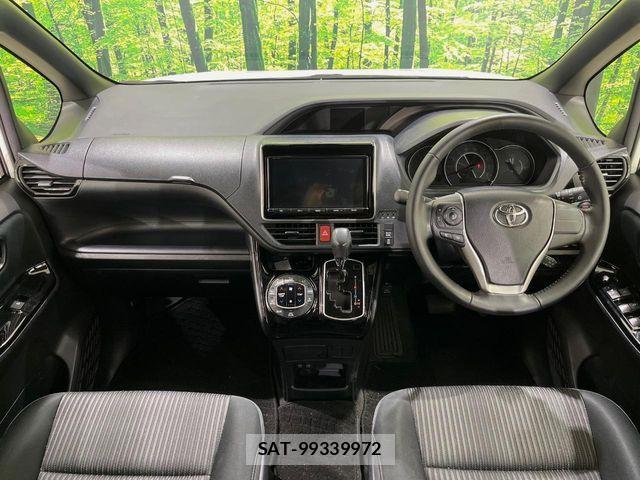 Toyota VOXY 2017-11 8782574-1