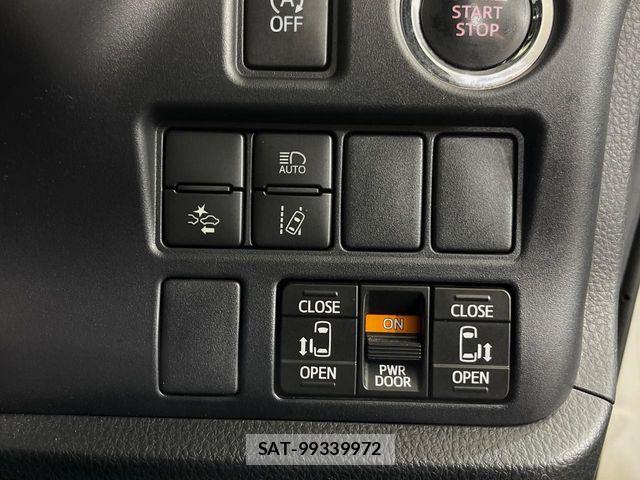 Toyota VOXY 2017-11 8782574-4