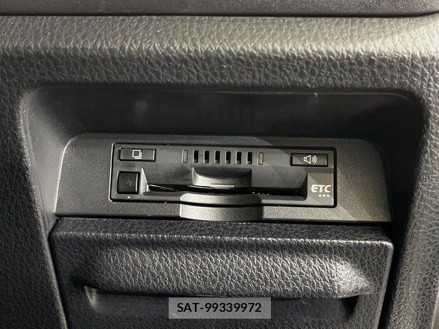 Toyota VOXY 2017-11 8782574-6