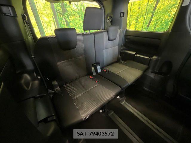 Toyota VOXY 2019-07 8782556-10