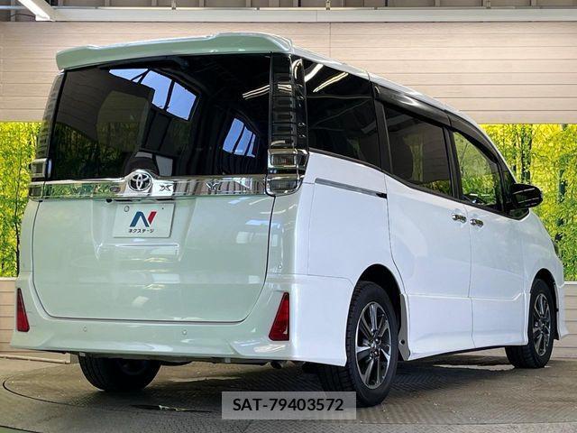 Toyota VOXY 2019-07 8782556-16