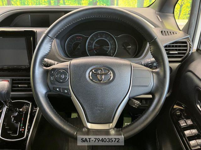 Toyota VOXY 2019-07 8782556-4
