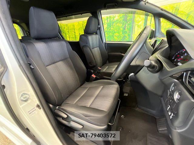 Toyota VOXY 2019-07 8782556-8