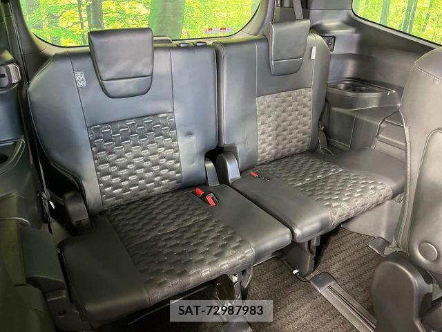 Toyota VOXY 2023-06 8782549-9