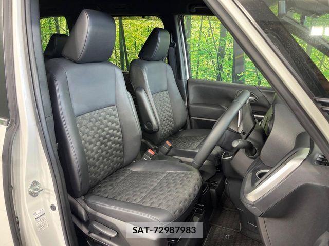Toyota VOXY 2023-06 8782549-7