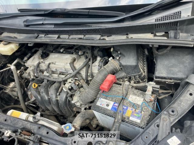 Toyota VOXY 2015-01 8782576-13