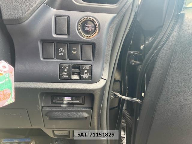 Toyota VOXY 2015-01 8782576-15