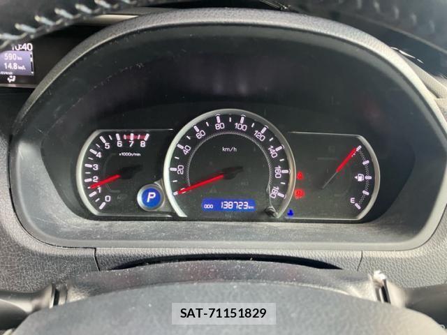 Toyota VOXY 2015-01 8782576-17