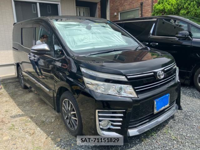 Toyota VOXY 2015-01 8782576-2