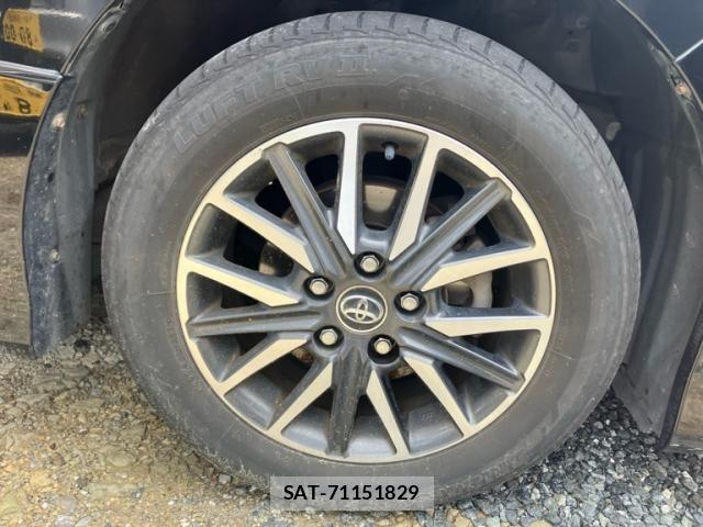Toyota VOXY 2015-01 8782576-3