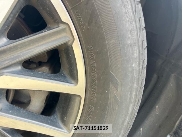 Toyota VOXY 2015-01 8782576-4